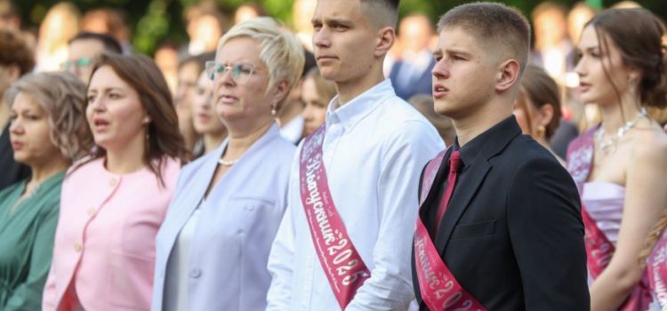Награды ДОСААФ выпускникам… Награды ДОСААФ выпускникам…