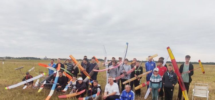 В Пинске прошел открытый Кубок Республики Беларусь по авиамодельному спорту… В Пинске прошел открытый Кубок Республики Беларусь по авиамодельному спорту…