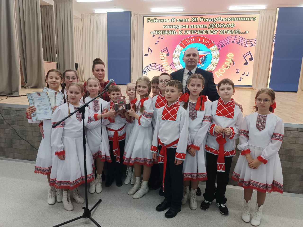 Праздник патриотической песни в Лунинце…